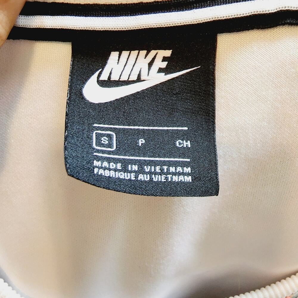 NIKE TROPICAL SMALL CROP SWEATSHIRT - Picture 7 of 8